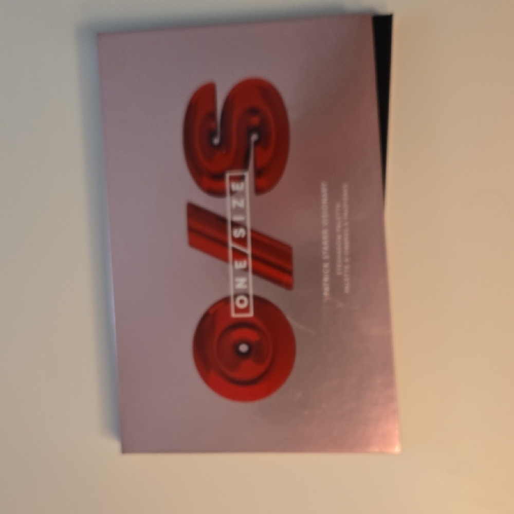 One/Size Red and Silver Packaging